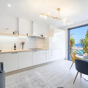  Appartement Proche Monaco, Vue Mer, Acces Et Jardin Privatif